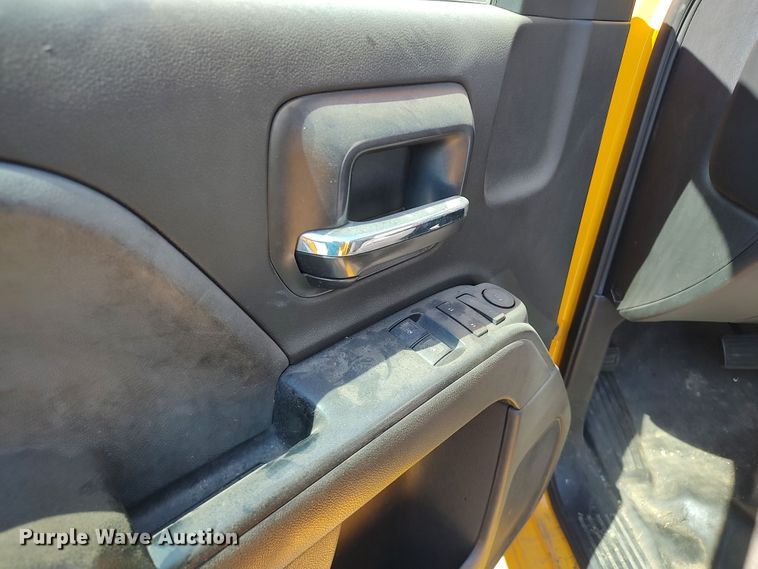 image for item LK9792 2017 Chevrolet Silverado 3500HD  utility bed pickup truck