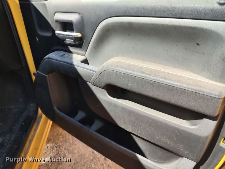 image for item LK9792 2017 Chevrolet Silverado 3500HD  utility bed pickup truck