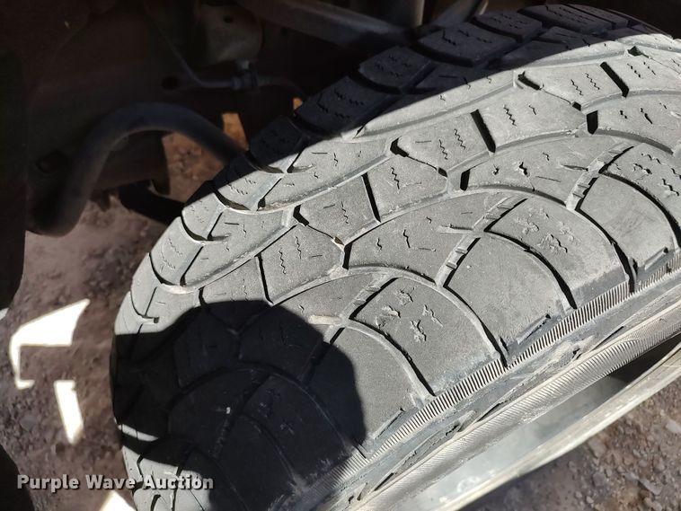 image for item LK9792 2017 Chevrolet Silverado 3500HD  utility bed pickup truck