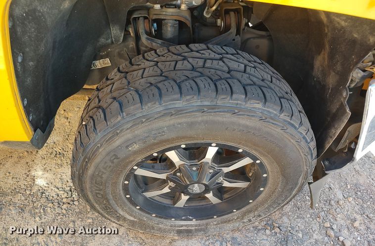 image for item LK9792 2017 Chevrolet Silverado 3500HD  utility bed pickup truck