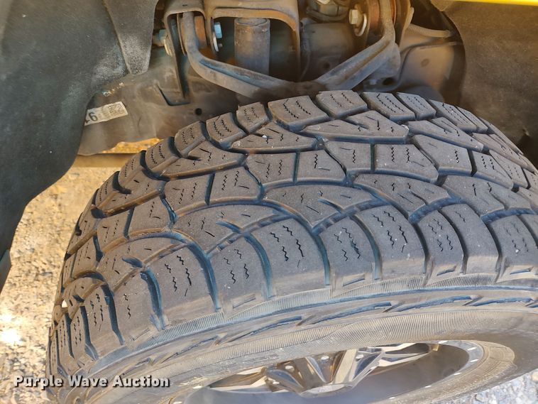 image for item LK9792 2017 Chevrolet Silverado 3500HD  utility bed pickup truck