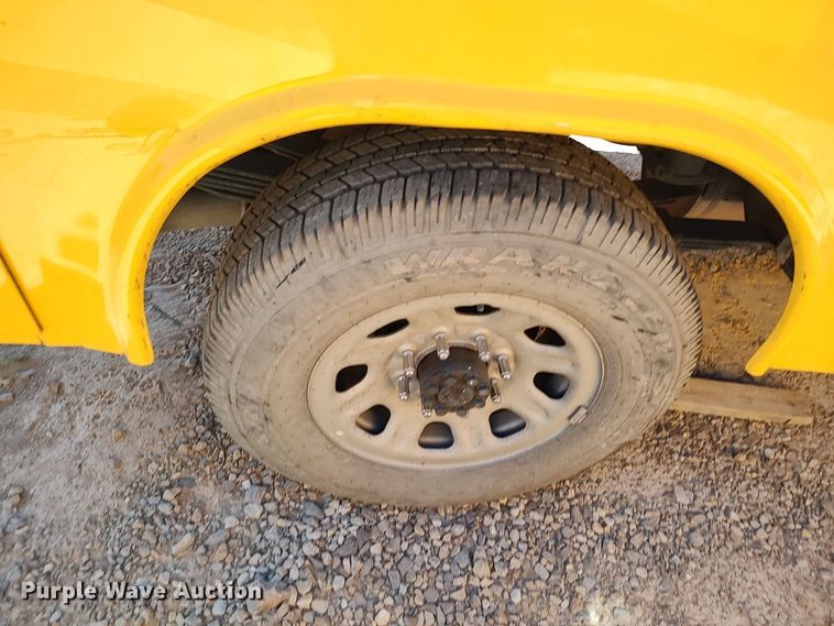 image for item LK9792 2017 Chevrolet Silverado 3500HD  utility bed pickup truck