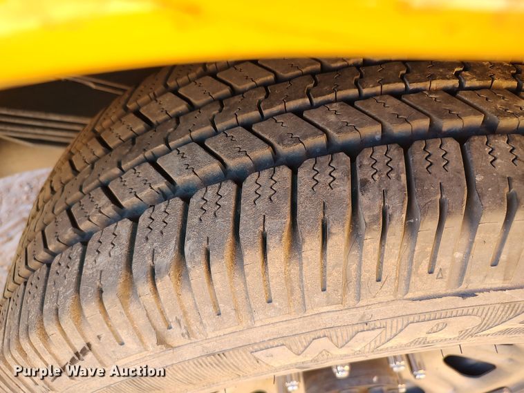 image for item LK9792 2017 Chevrolet Silverado 3500HD  utility bed pickup truck