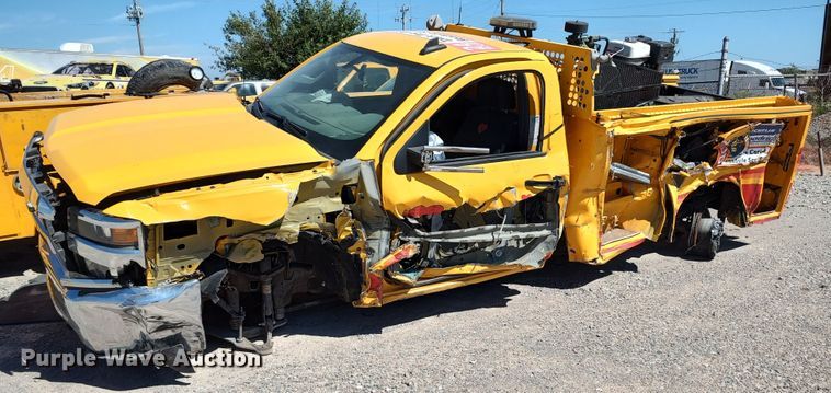 image for item LK9793 2017 Chevrolet Silverado 3500HD  utility bed pickup truck