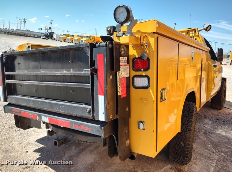 image for item LK9793 2017 Chevrolet Silverado 3500HD  utility bed pickup truck