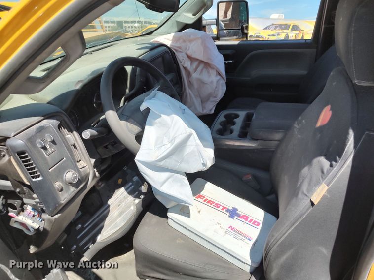 image for item LK9793 2017 Chevrolet Silverado 3500HD  utility bed pickup truck