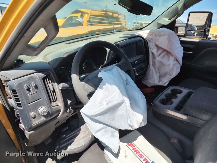 image for item LK9793 2017 Chevrolet Silverado 3500HD  utility bed pickup truck