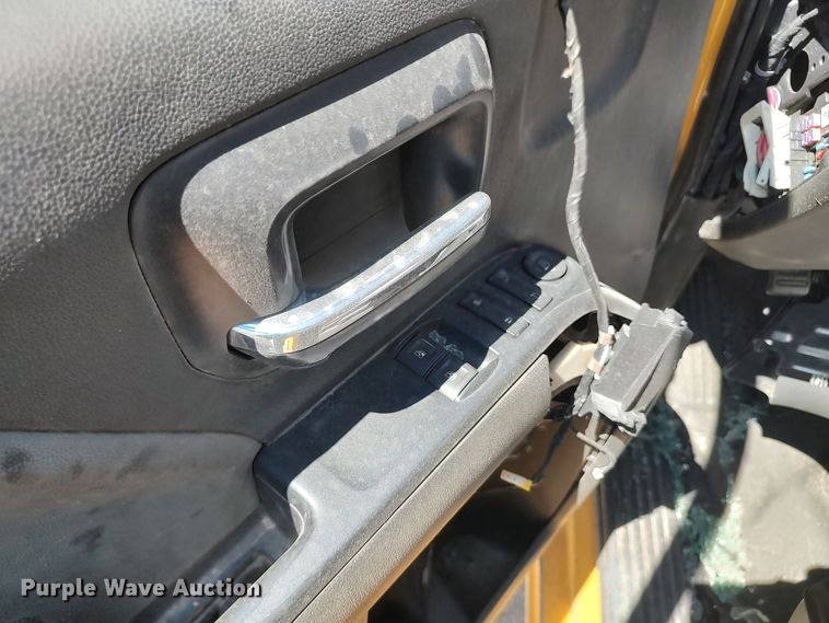 image for item LK9793 2017 Chevrolet Silverado 3500HD  utility bed pickup truck