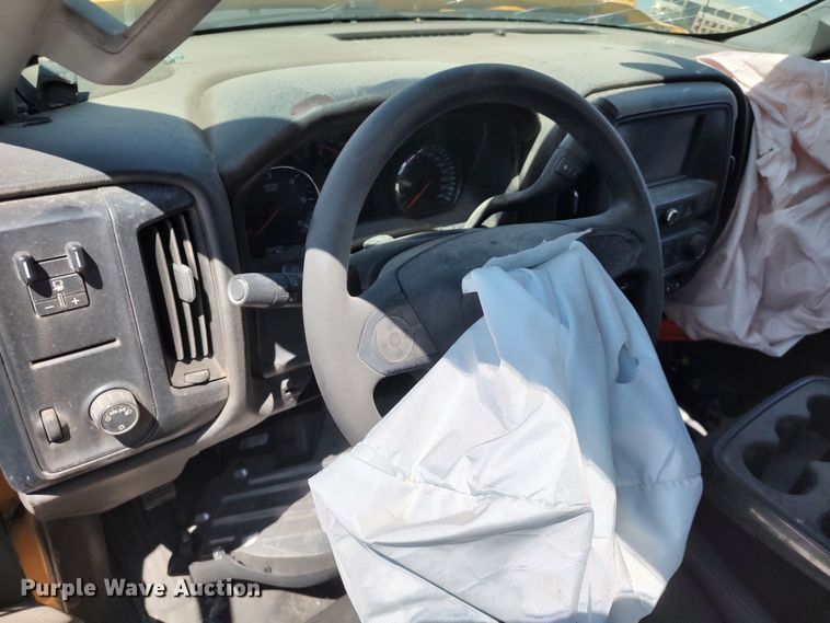 image for item LK9793 2017 Chevrolet Silverado 3500HD  utility bed pickup truck