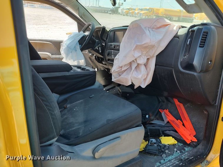 image for item LK9793 2017 Chevrolet Silverado 3500HD  utility bed pickup truck