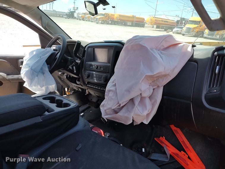 image for item LK9793 2017 Chevrolet Silverado 3500HD  utility bed pickup truck