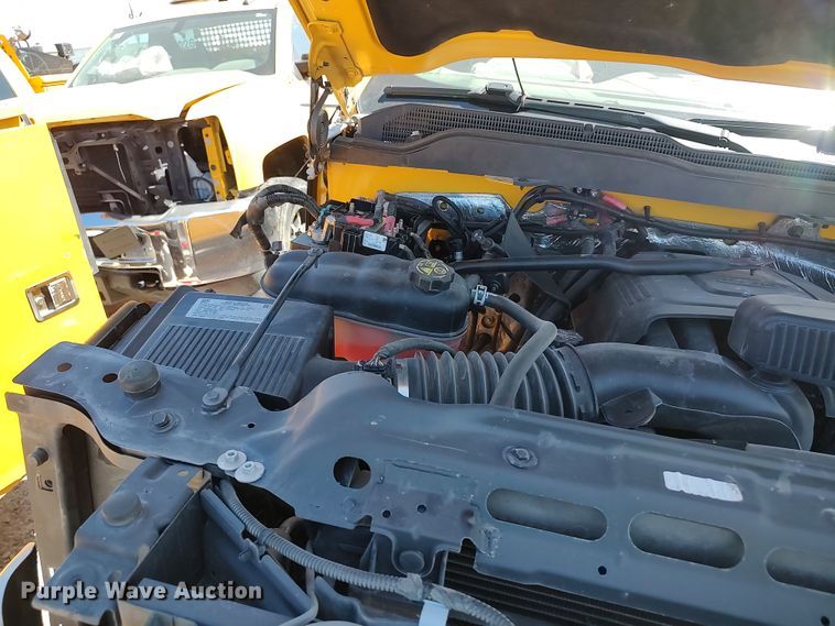 image for item LK9793 2017 Chevrolet Silverado 3500HD  utility bed pickup truck