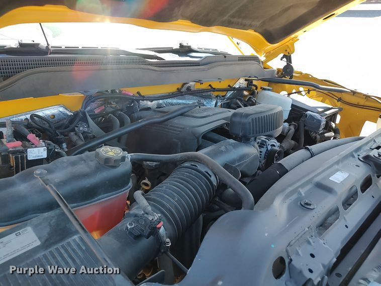 image for item LK9793 2017 Chevrolet Silverado 3500HD  utility bed pickup truck