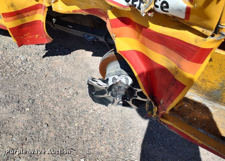 image for item LK9793 2017 Chevrolet Silverado 3500HD  utility bed pickup truck