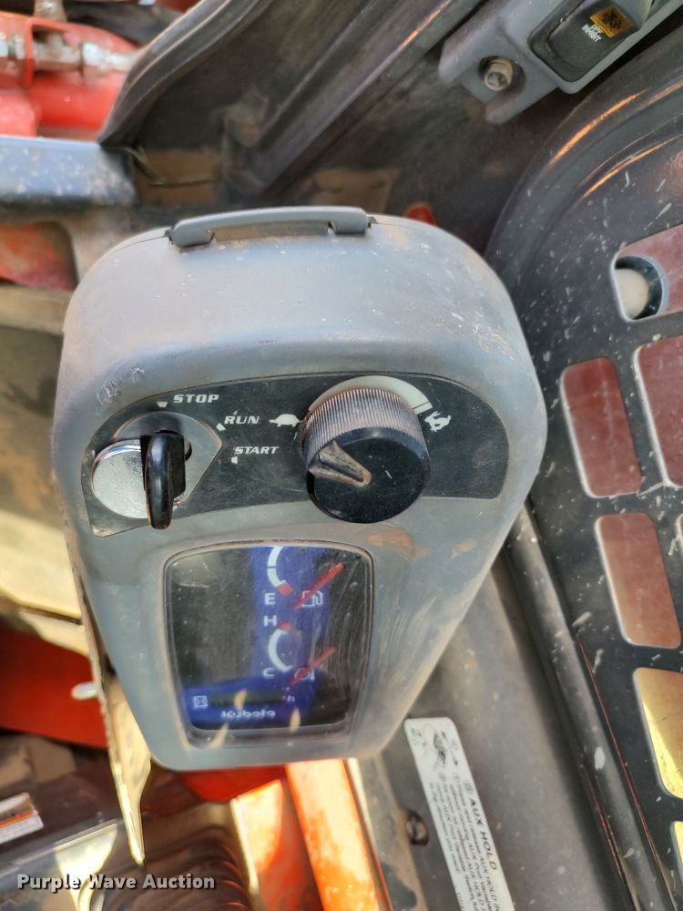 image for item LK9830 2016 Kubota SSV75  skid steer loader