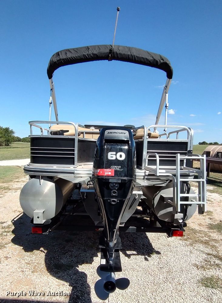 image for item LK9836 2017 Lowe SF214  boat