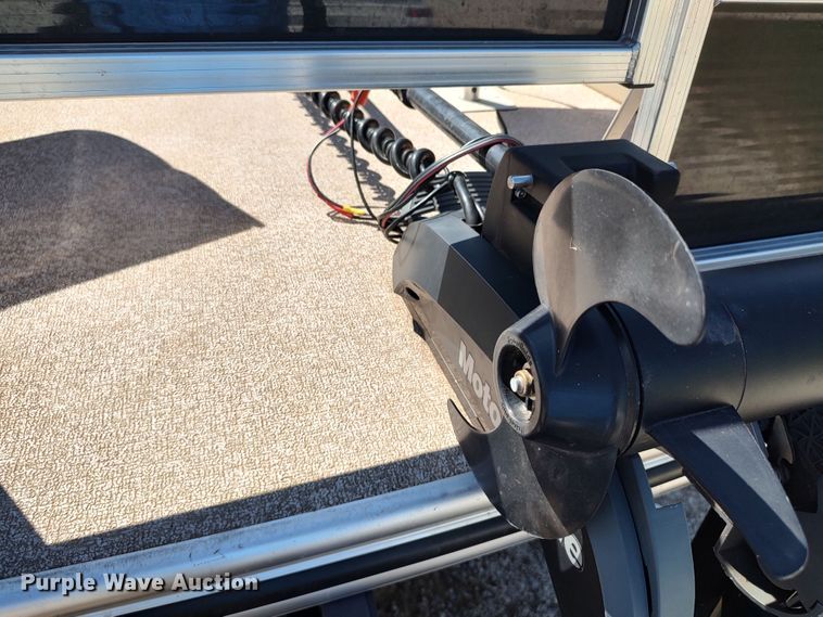 image for item LK9836 2017 Lowe SF214  boat