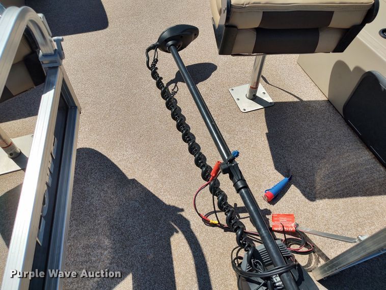 image for item LK9836 2017 Lowe SF214  boat