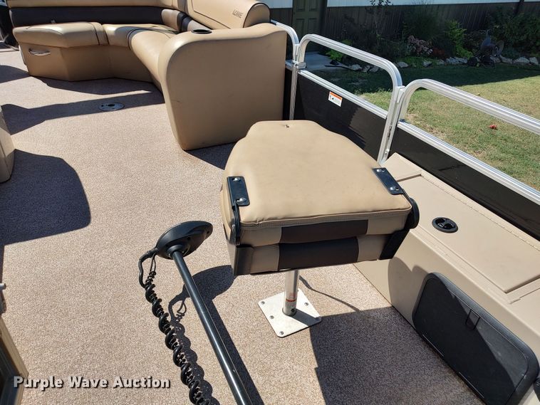 image for item LK9836 2017 Lowe SF214  boat