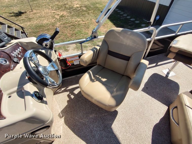 image for item LK9836 2017 Lowe SF214  boat