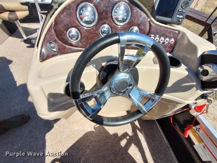 image for item LK9836 2017 Lowe SF214  boat