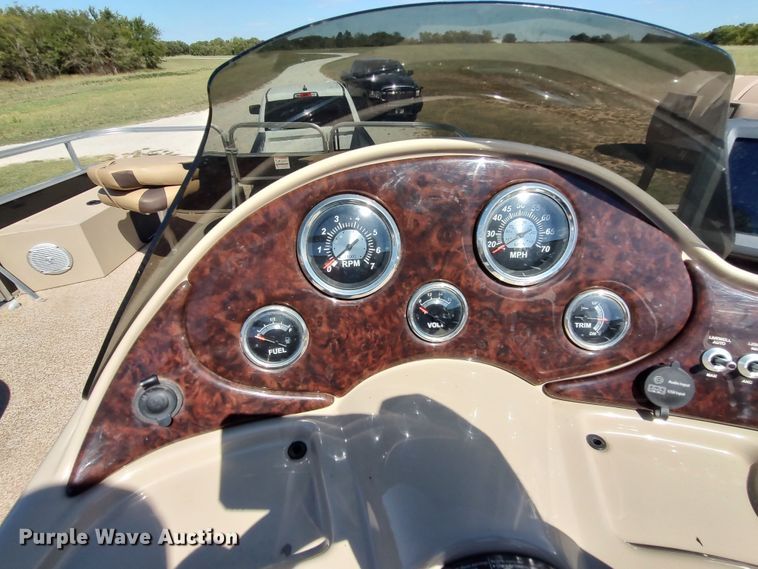 image for item LK9836 2017 Lowe SF214  boat