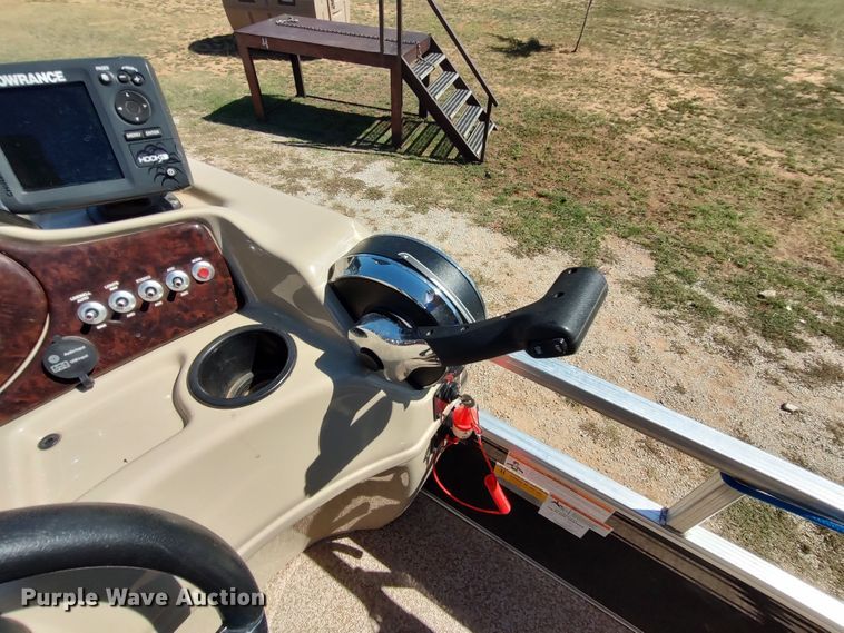 image for item LK9836 2017 Lowe SF214  boat