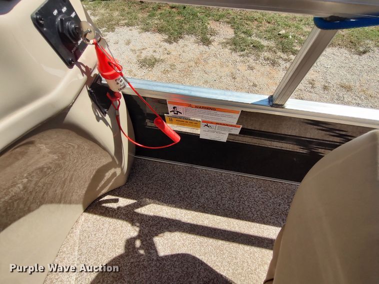 image for item LK9836 2017 Lowe SF214  boat