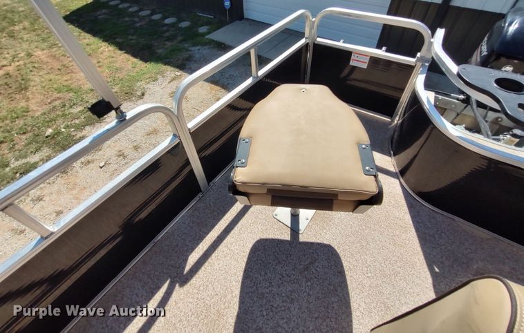 image for item LK9836 2017 Lowe SF214  boat