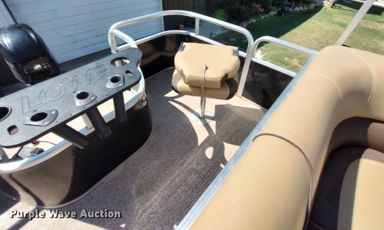 image for item LK9836 2017 Lowe SF214  boat