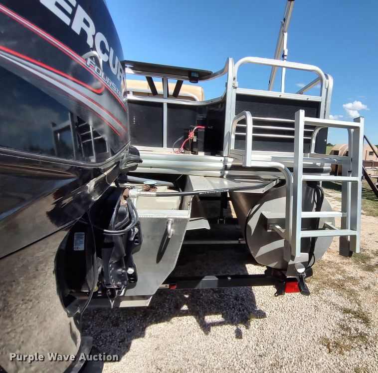 image for item LK9836 2017 Lowe SF214  boat