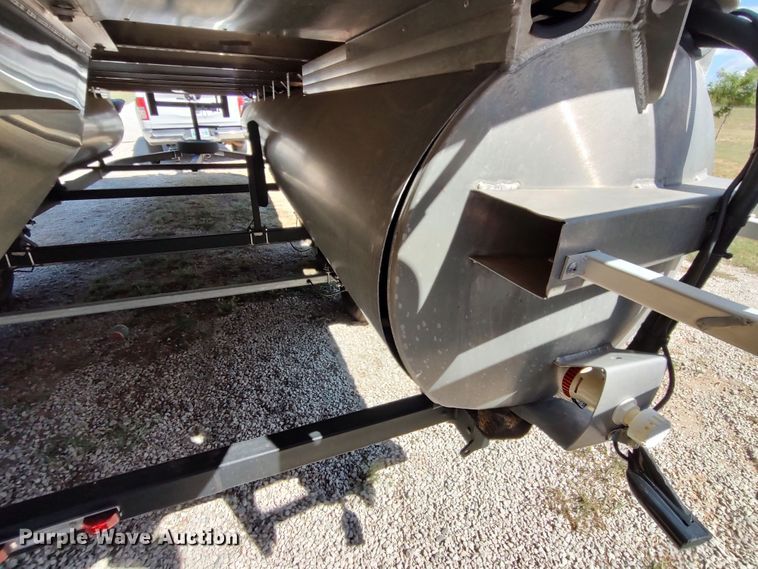 image for item LK9836 2017 Lowe SF214  boat