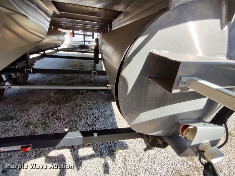 image for item LK9836 2017 Lowe SF214  boat