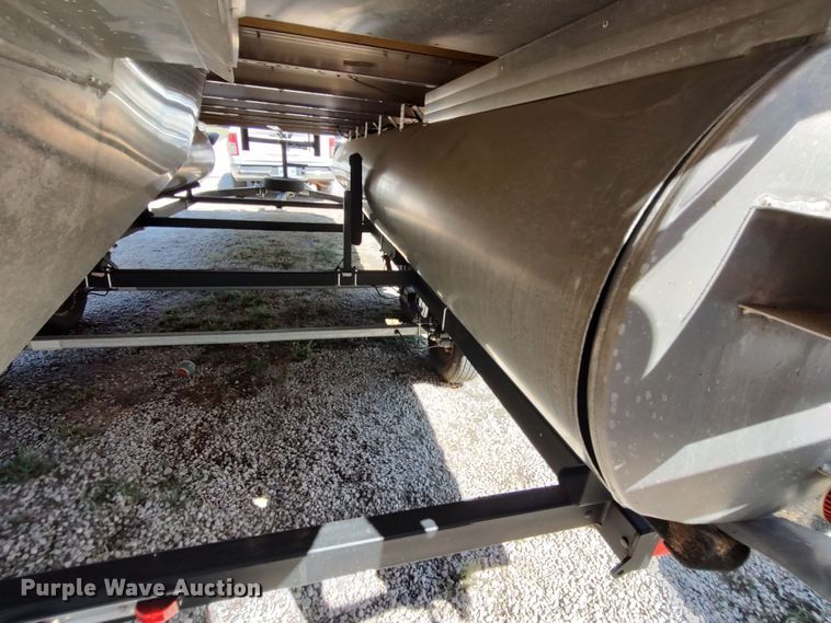 image for item LK9836 2017 Lowe SF214  boat