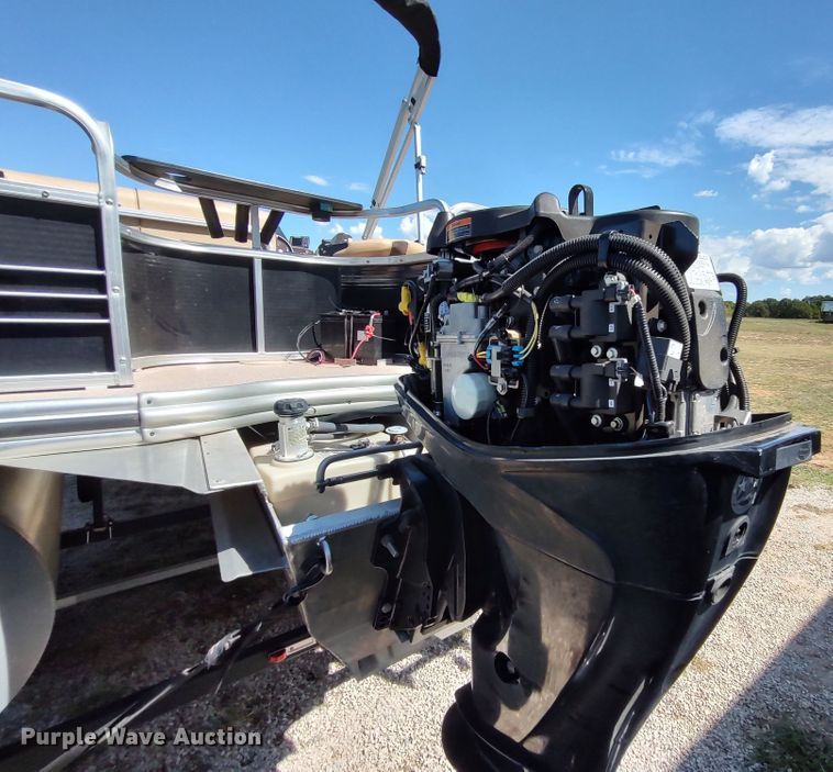 image for item LK9836 2017 Lowe SF214  boat