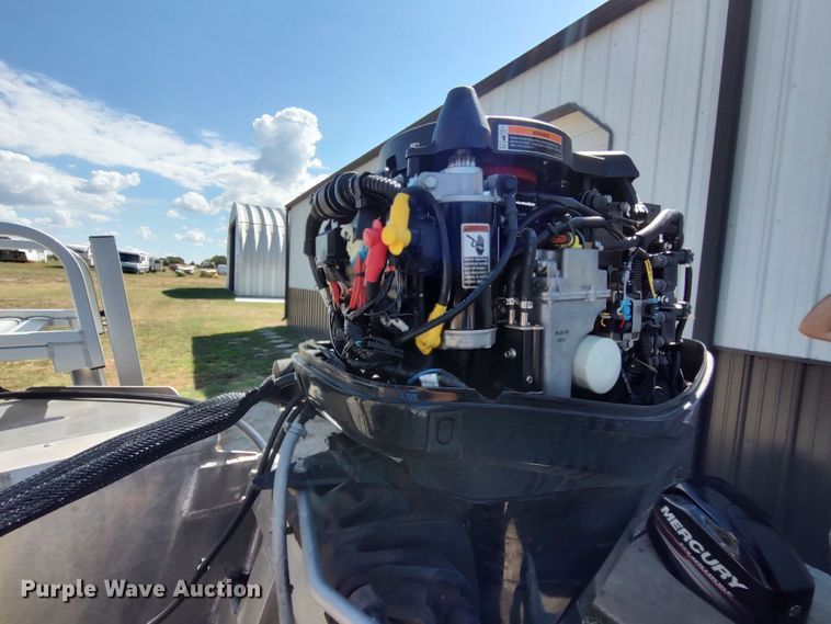 image for item LK9836 2017 Lowe SF214  boat