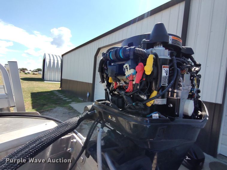 image for item LK9836 2017 Lowe SF214  boat