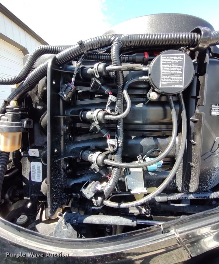 image for item LK9836 2017 Lowe SF214  boat