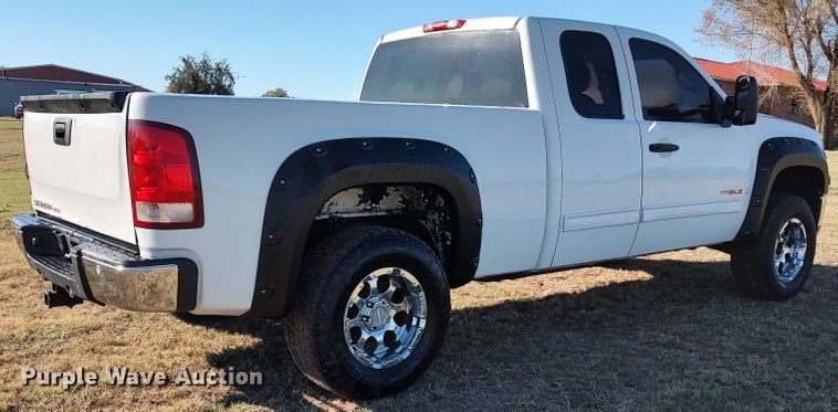 image for item LK9843 2007 GMC Sierra 1500  Ext. Cab pickup truck