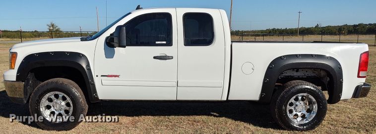 image for item LK9843 2007 GMC Sierra 1500  Ext. Cab pickup truck