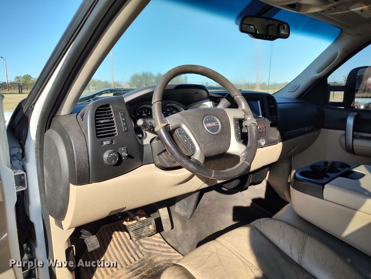 image for item LK9843 2007 GMC Sierra 1500  Ext. Cab pickup truck