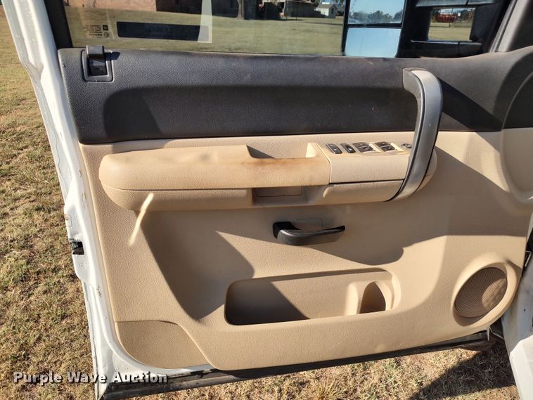 image for item LK9843 2007 GMC Sierra 1500  Ext. Cab pickup truck