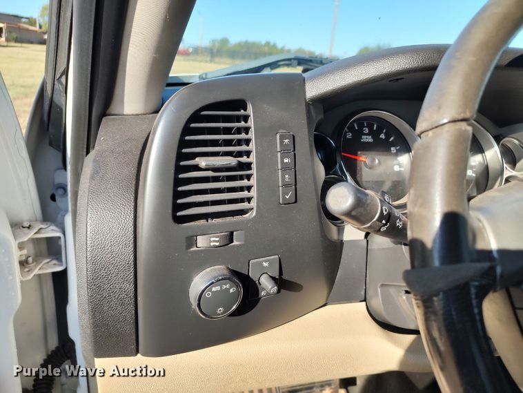 image for item LK9843 2007 GMC Sierra 1500  Ext. Cab pickup truck