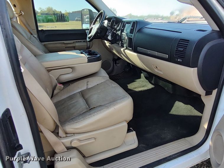 image for item LK9843 2007 GMC Sierra 1500  Ext. Cab pickup truck