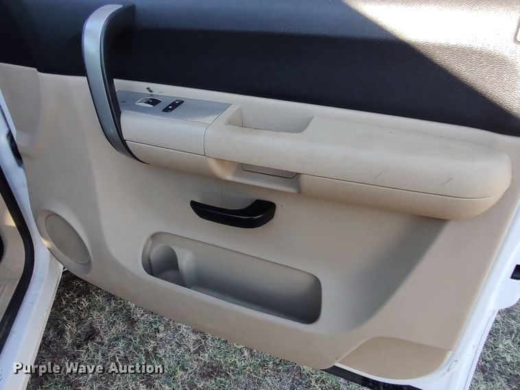 image for item LK9843 2007 GMC Sierra 1500  Ext. Cab pickup truck