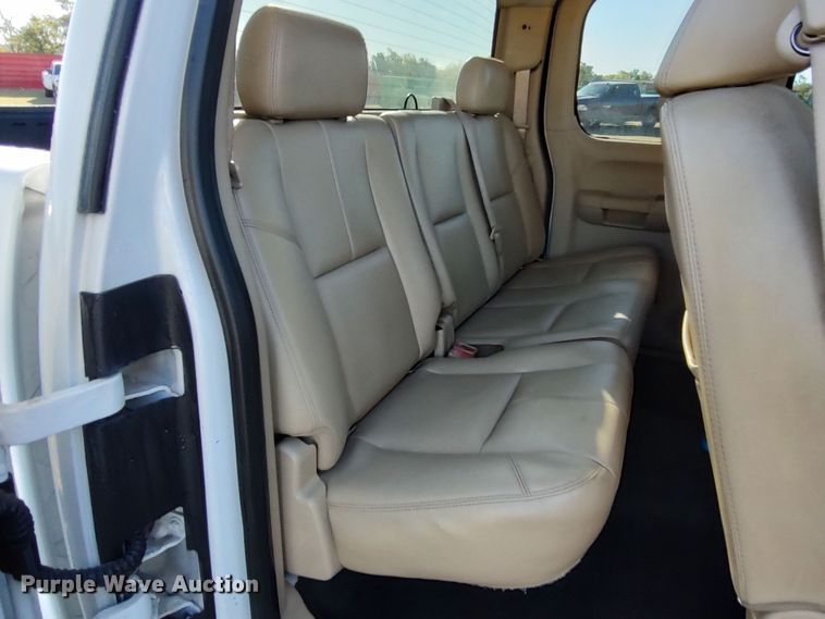 image for item LK9843 2007 GMC Sierra 1500  Ext. Cab pickup truck