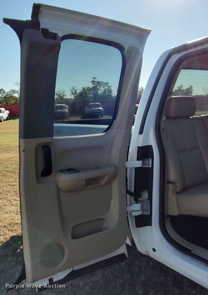 image for item LK9843 2007 GMC Sierra 1500  Ext. Cab pickup truck