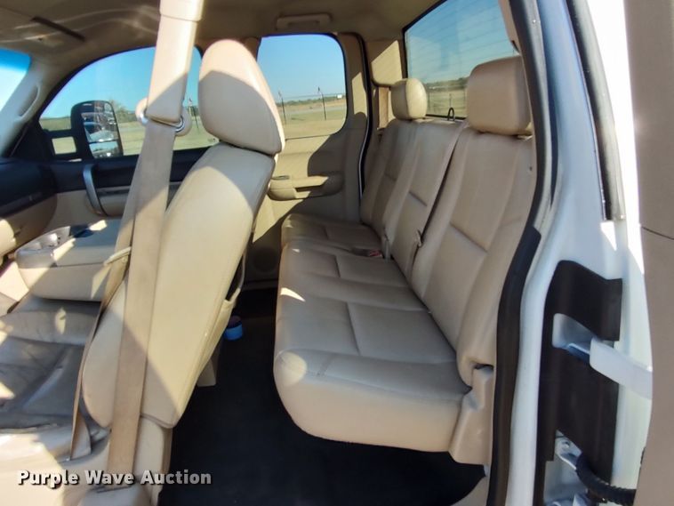 image for item LK9843 2007 GMC Sierra 1500  Ext. Cab pickup truck