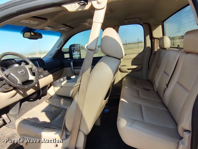 image for item LK9843 2007 GMC Sierra 1500  Ext. Cab pickup truck