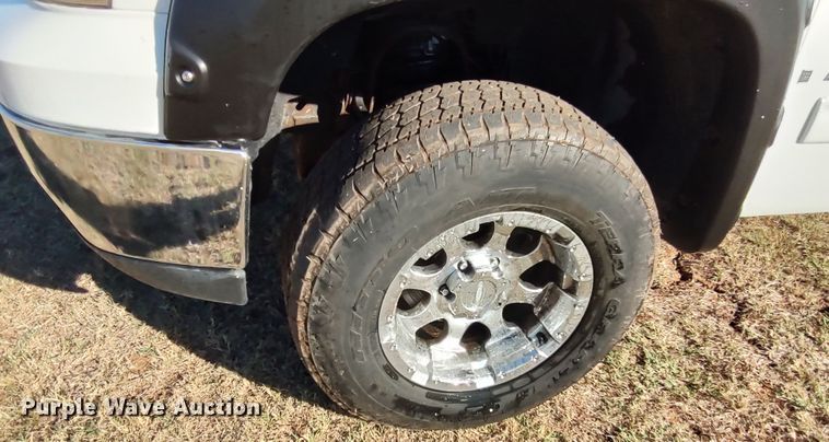 image for item LK9843 2007 GMC Sierra 1500  Ext. Cab pickup truck